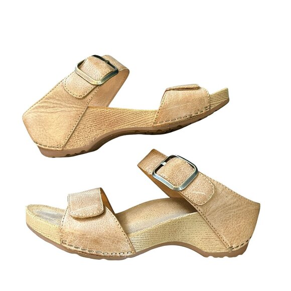 Dansko Tanya Sandals Women 38 Size 7.5 8 Shoes Tan Leather Wedge Heel Slip On - Picture 1 of 5